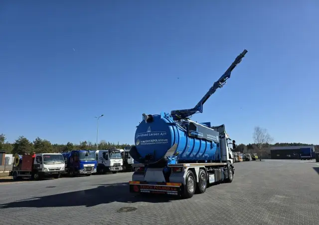 SCANIA Larsen FlexVac 311 Ładowarka próżniowa ssąca 