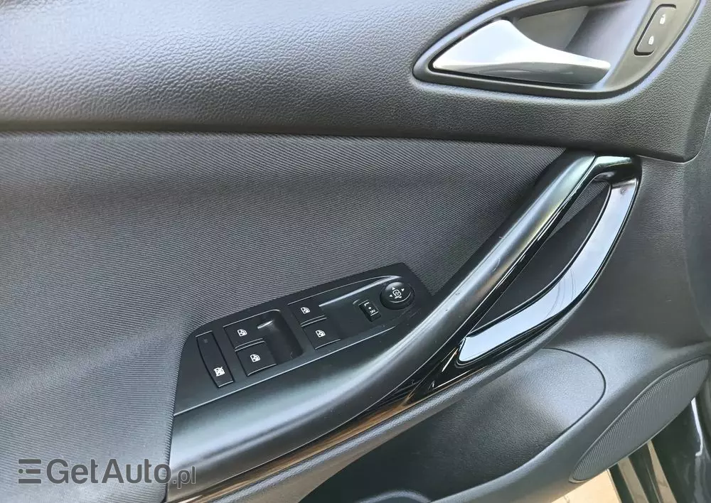 OPEL Astra 1.4 Turbo Sports Tourer Business