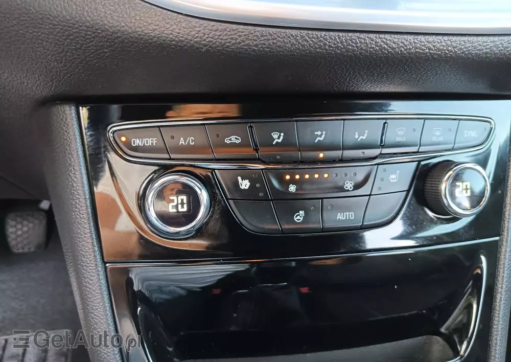 OPEL Astra 1.4 Turbo Sports Tourer Business