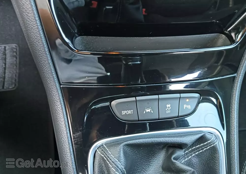 OPEL Astra 1.4 Turbo Sports Tourer Business