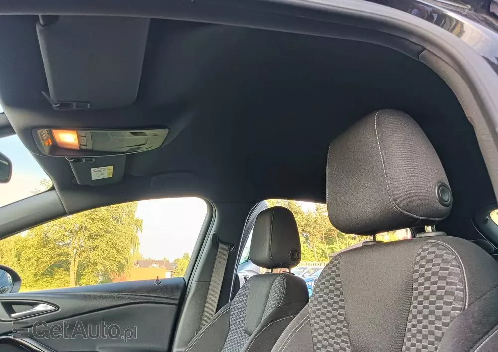 OPEL Astra 1.4 Turbo Sports Tourer Business