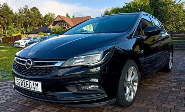 OPEL Astra 1.4 Turbo Sports Tourer Business