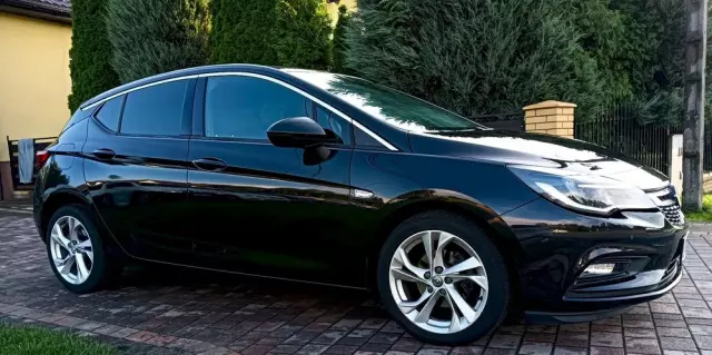 OPEL Astra 1.4 Turbo Sports Tourer Business