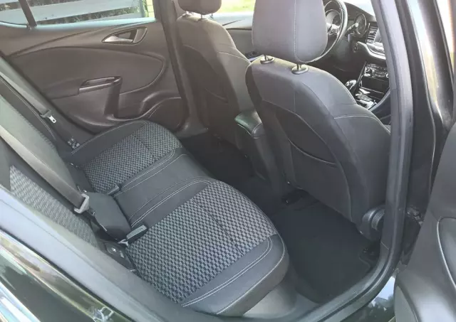 OPEL Astra 1.4 Turbo Sports Tourer Business