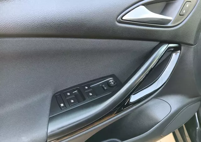 OPEL Astra 1.4 Turbo Sports Tourer Business