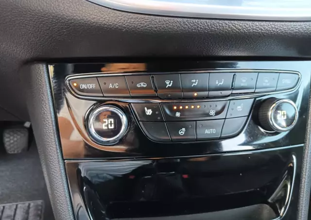 OPEL Astra 1.4 Turbo Sports Tourer Business