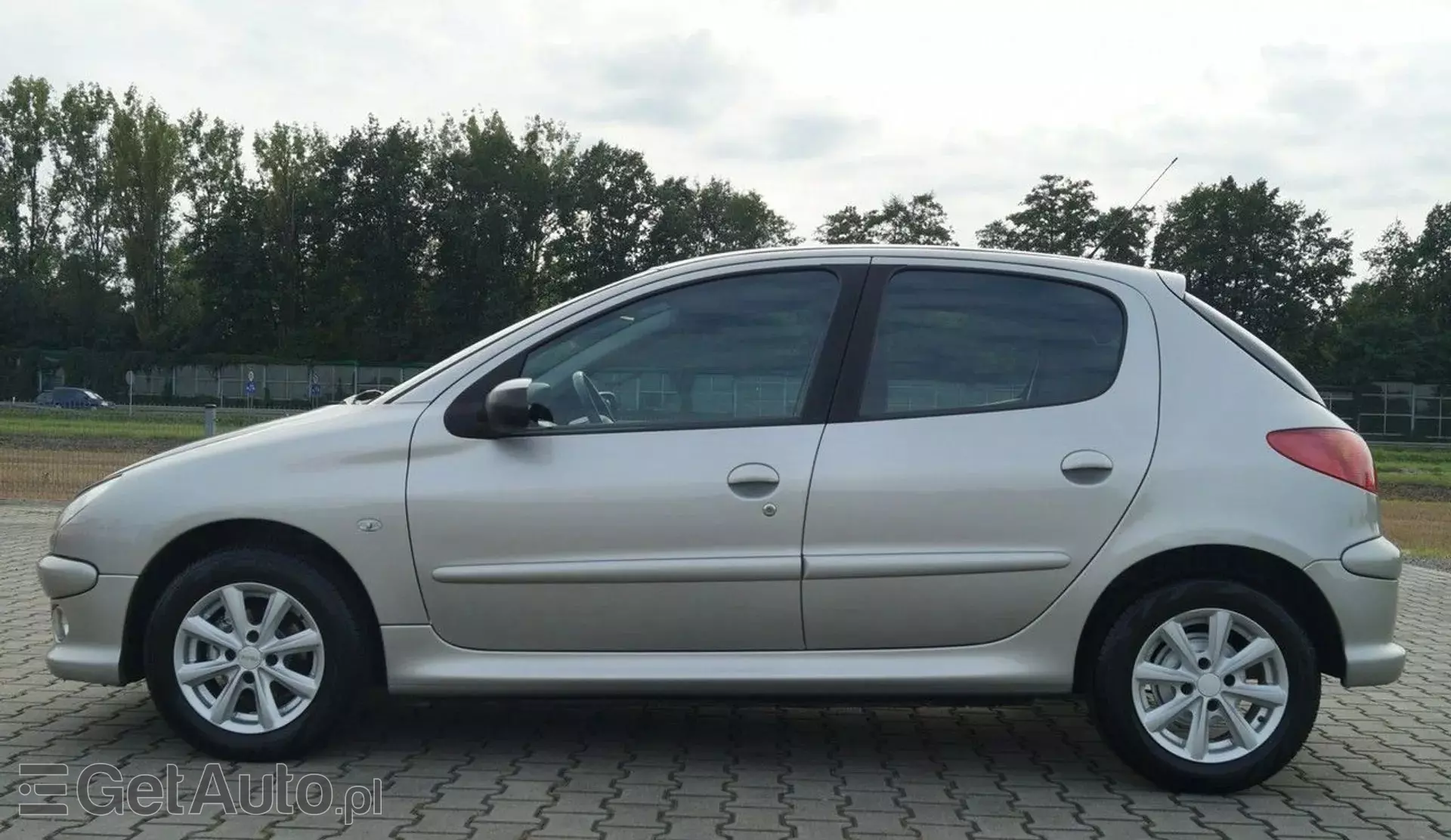 PEUGEOT 206 