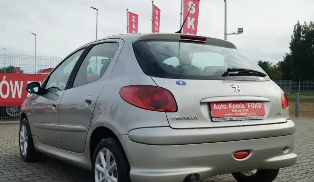 PEUGEOT 206 