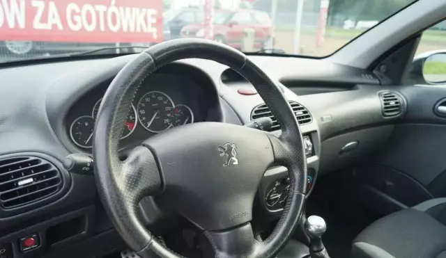 PEUGEOT 206 