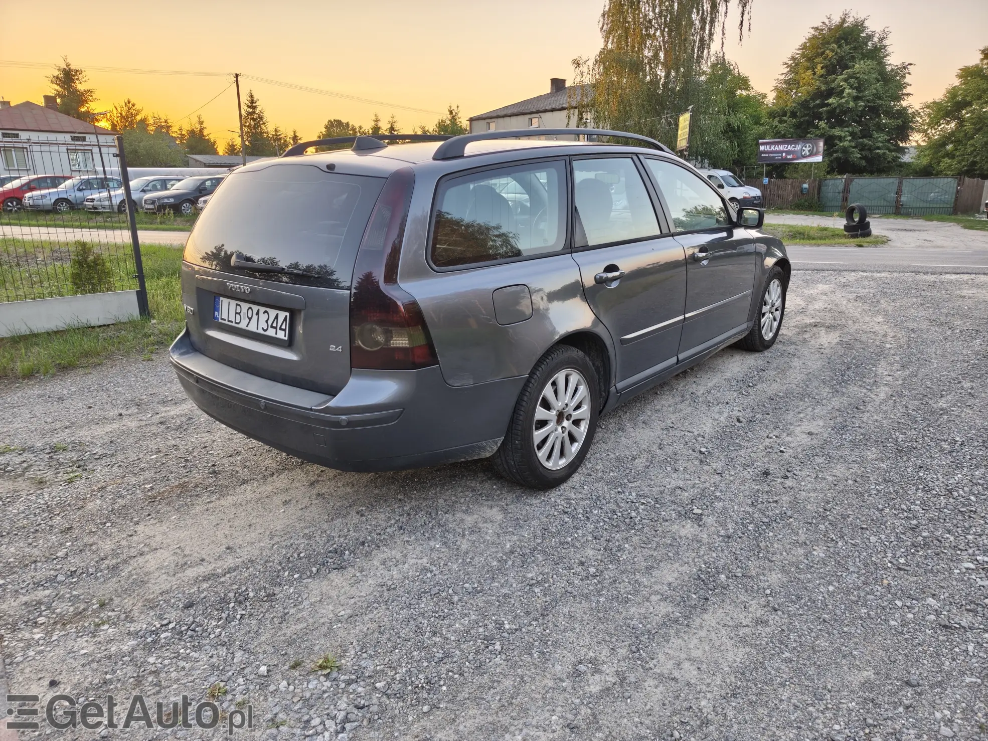VOLVO V50 