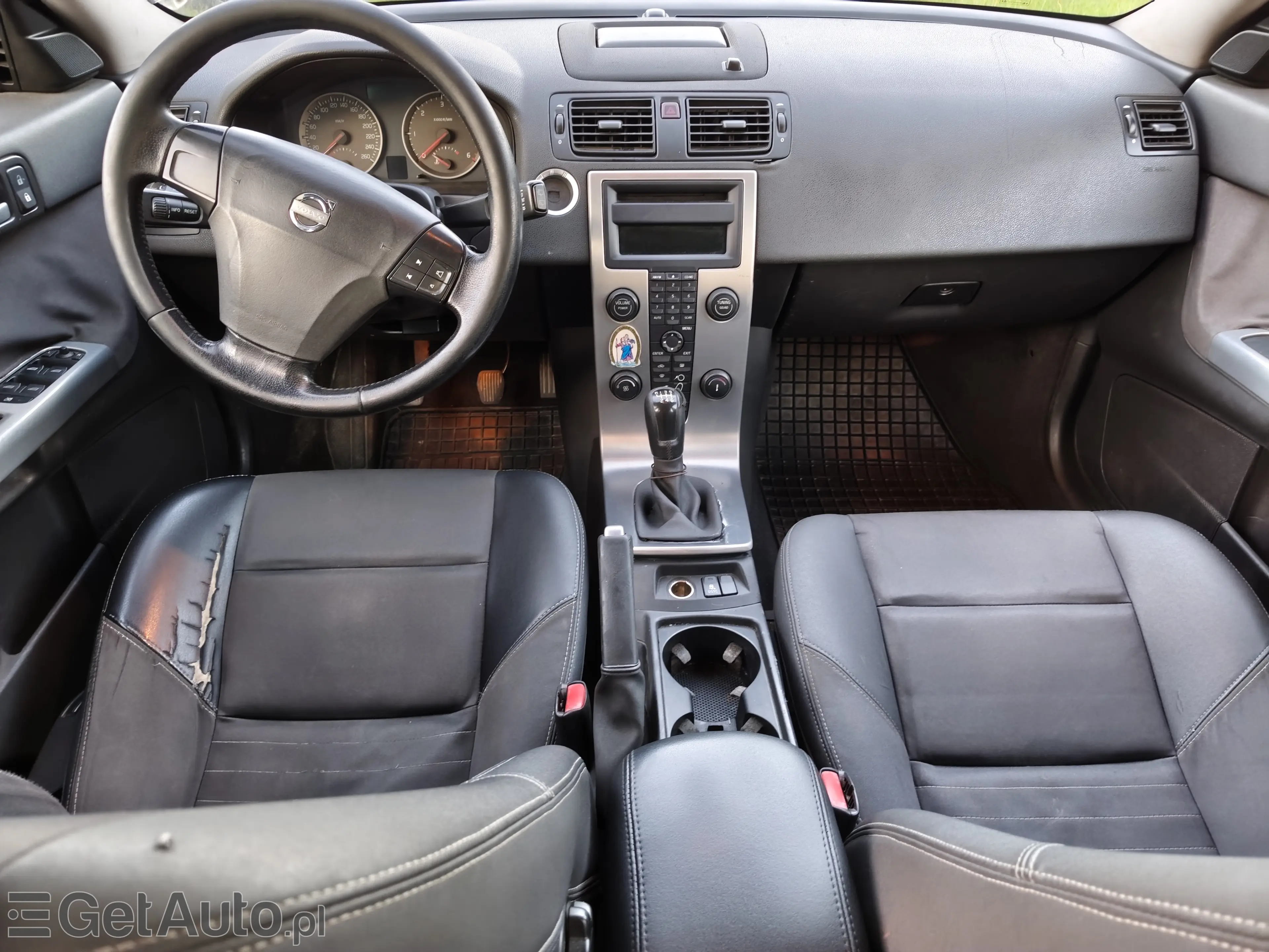VOLVO V50 