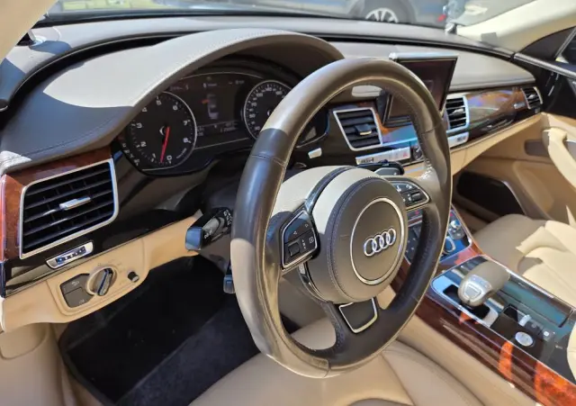 AUDI A8 4.2 FSI Quattro tiptronic