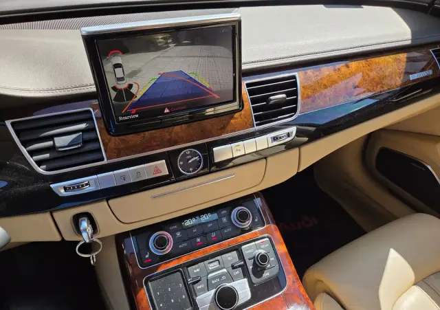 AUDI A8 4.2 FSI Quattro tiptronic