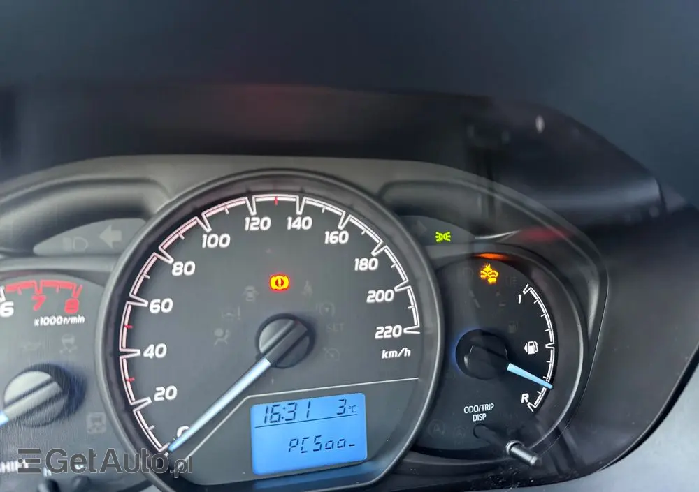 TOYOTA Yaris 1.0 Active