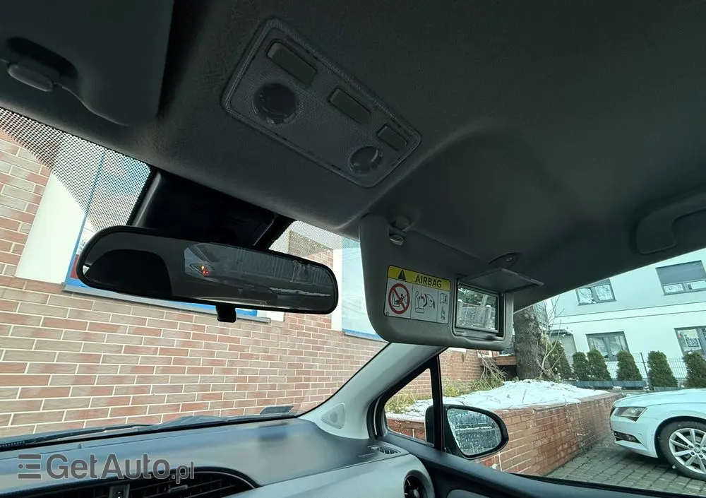 TOYOTA Yaris 1.0 Active