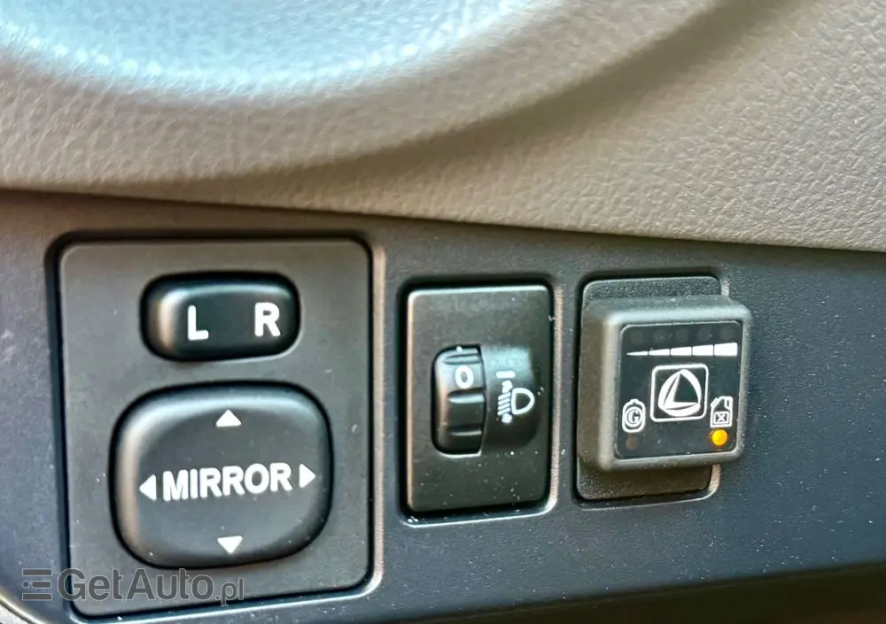 TOYOTA Yaris 1.0 Active