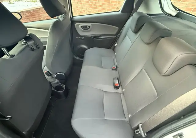 TOYOTA Yaris 1.0 Active