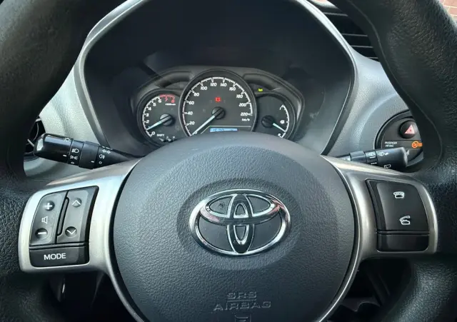 TOYOTA Yaris 1.0 Active