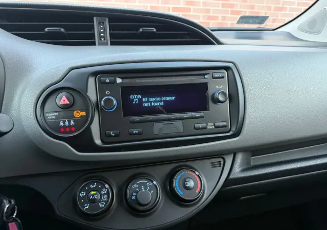 TOYOTA Yaris 1.0 Active