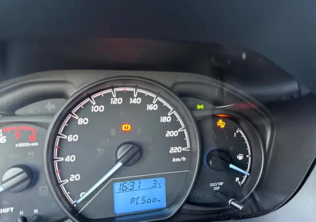 TOYOTA Yaris 1.0 Active