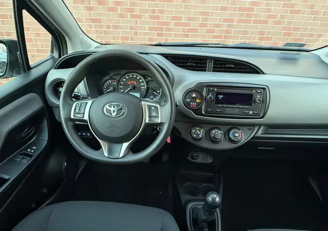 TOYOTA Yaris 1.0 Active
