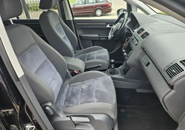 VOLKSWAGEN Touran 1.4 TSI BMT Highline