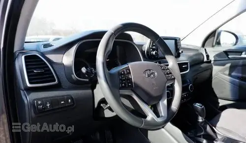 HYUNDAI Tucson 