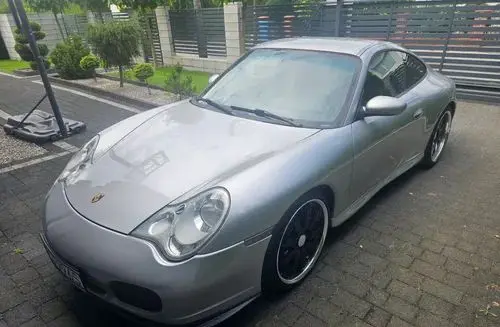 PORSCHE 911 
