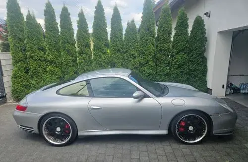 PORSCHE 911 