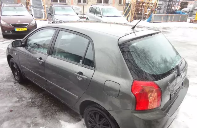 TOYOTA Corolla 