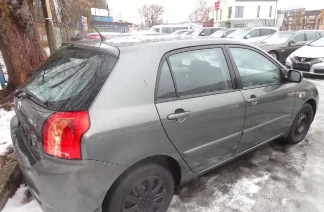 TOYOTA Corolla 