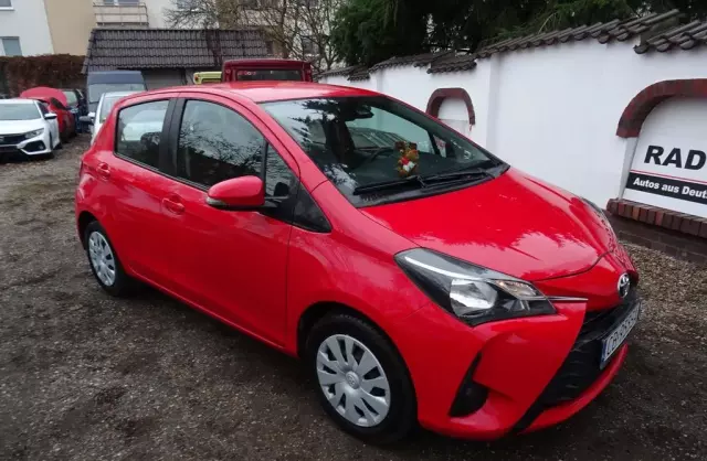 TOYOTA Yaris 