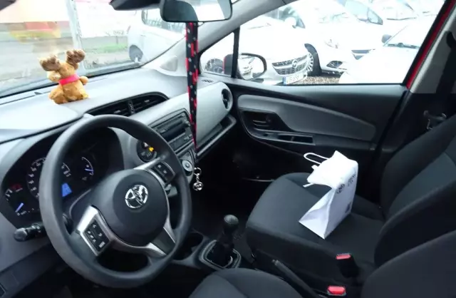TOYOTA Yaris 