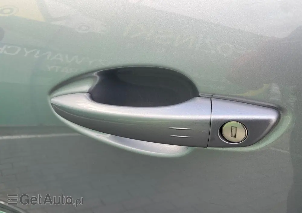 PEUGEOT 5008 PureTech 130 EAT8 Stop & Start Allure Business-Paket