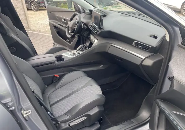 PEUGEOT 5008 PureTech 130 EAT8 Stop & Start Allure Business-Paket