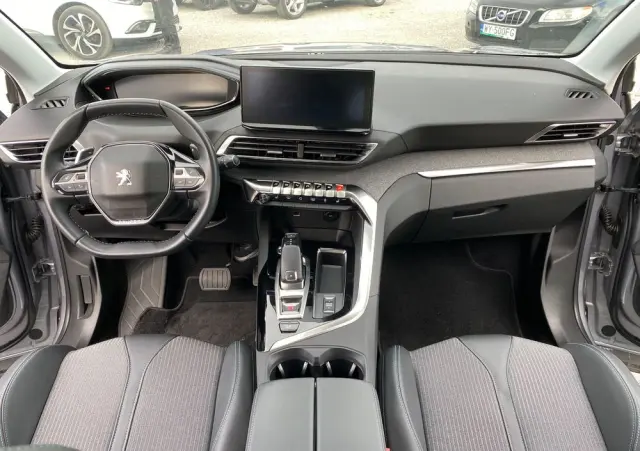 PEUGEOT 5008 PureTech 130 EAT8 Stop & Start Allure Business-Paket