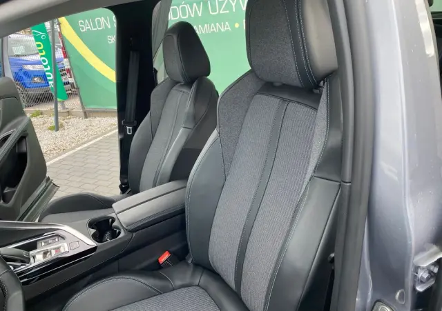 PEUGEOT 5008 PureTech 130 EAT8 Stop & Start Allure Business-Paket