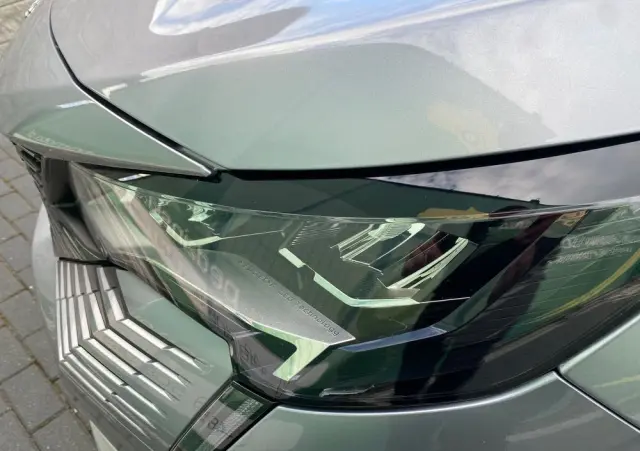 PEUGEOT 5008 PureTech 130 EAT8 Stop & Start Allure Business-Paket
