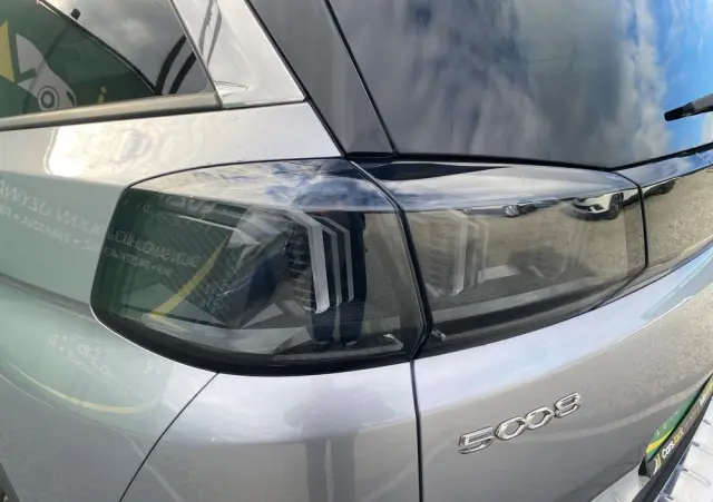 PEUGEOT 5008 PureTech 130 EAT8 Stop & Start Allure Business-Paket