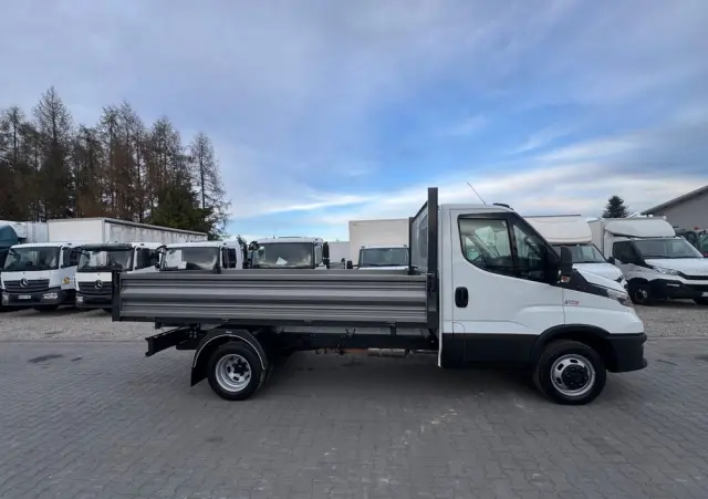 IVECO 35C16,,35C17,,35C18,,50C15,,50C17,,50C18 KIPER WYWROT 3 STR 3,0 SILNIK 