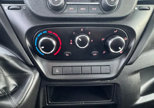 IVECO 35C16,,35C17,,35C18,,50C15,,50C17,,50C18 KIPER WYWROT 3 STR 3,0 SILNIK 