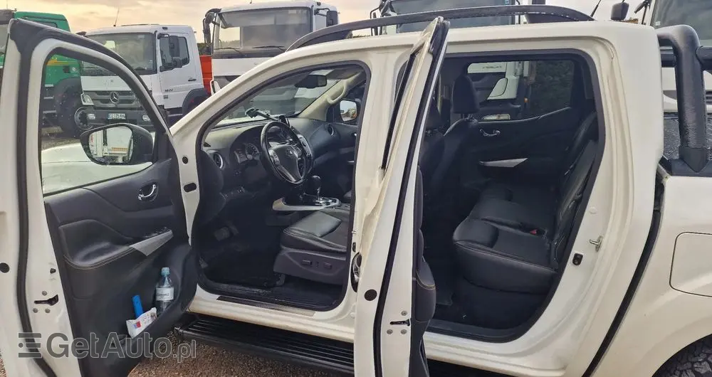 NISSAN Navara 