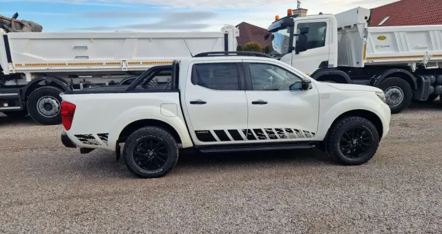 NISSAN Navara 