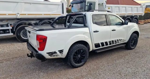 NISSAN Navara 