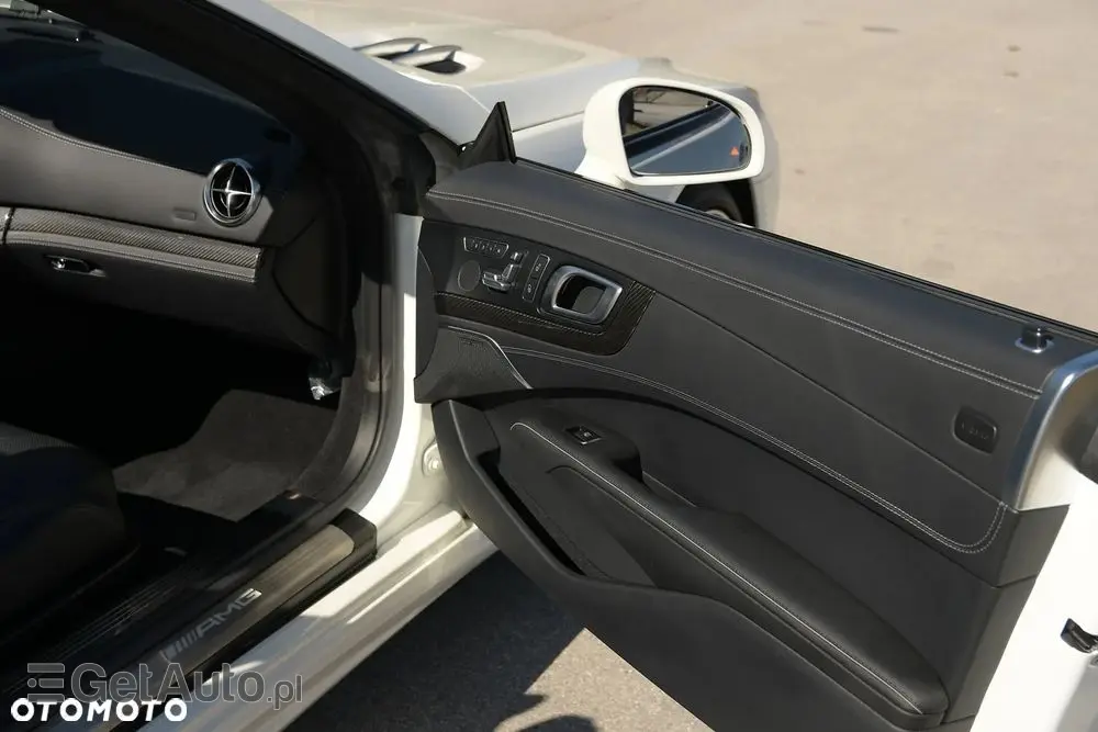 MERCEDES-BENZ SL 63 AMG