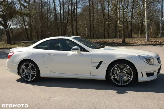 MERCEDES-BENZ SL 63 AMG