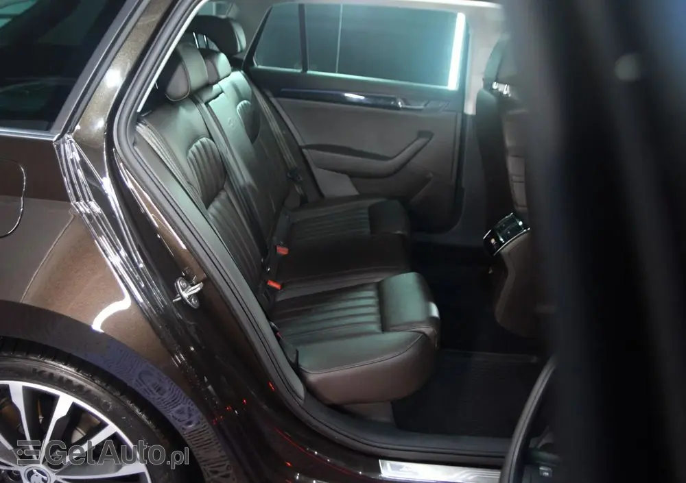 SKODA Superb 1.8 TSI L&K