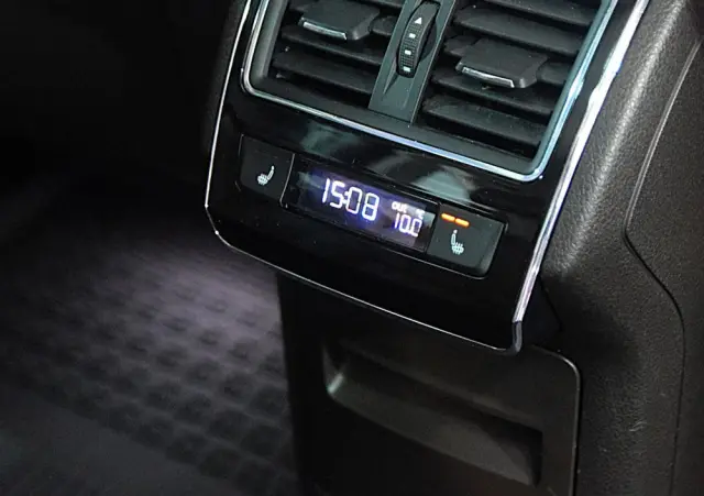 SKODA Superb 1.8 TSI L&K