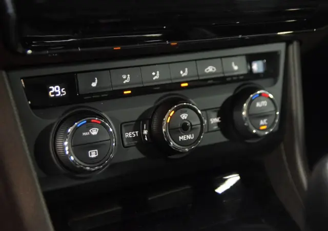 SKODA Superb 1.8 TSI L&K