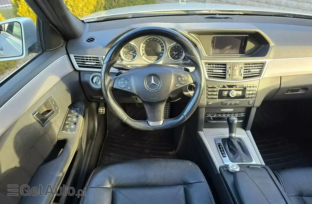 MERCEDES-BENZ E 